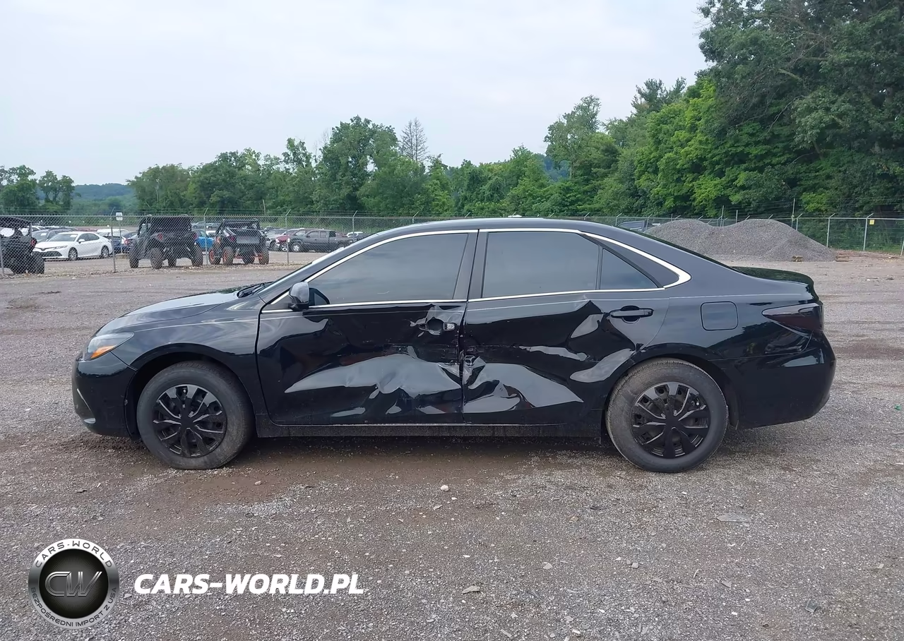2017 Toyota Camry Le VIN:4T1BF1FK3HU682409 - 14