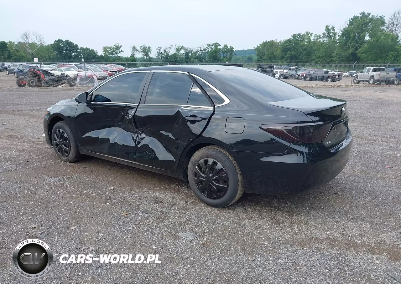 2017 Toyota Camry Le VIN:4T1BF1FK3HU682409 - 3
