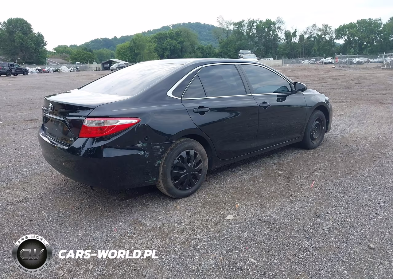 2017 Toyota Camry Le VIN:4T1BF1FK3HU682409 - 4