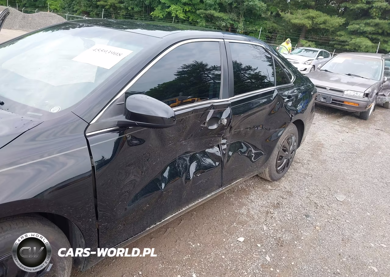 2017 Toyota Camry Le VIN:4T1BF1FK3HU682409 - 6