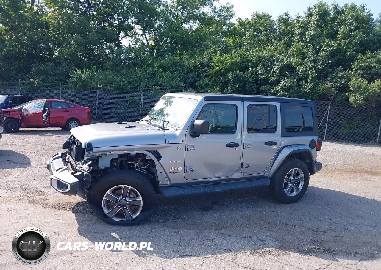 2020 Jeep Wrangler Unlimited Sahara 4X4 VIN:1C4HJXEN6LW213856 - 17