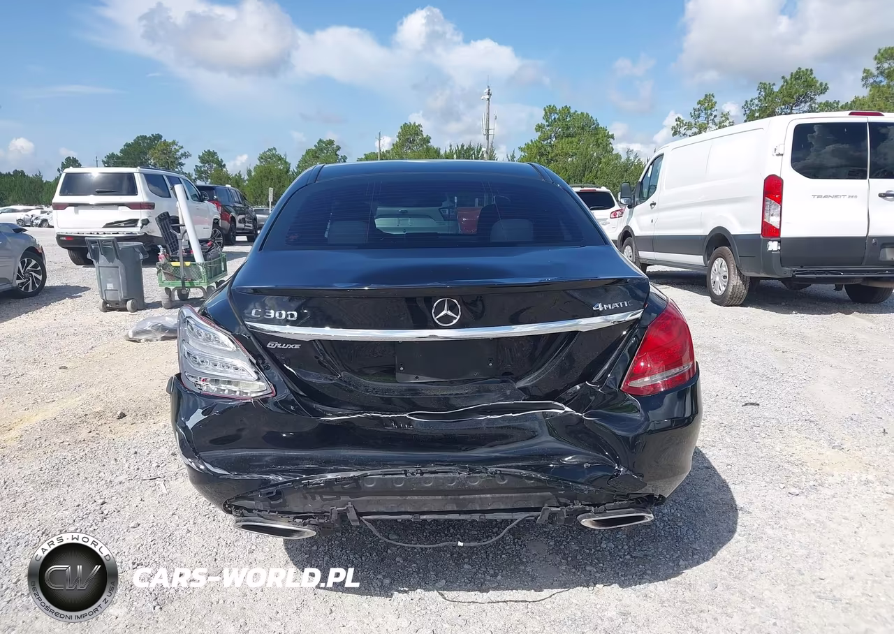 2015 Mercedes-Benz C 300 4Matic VIN:55SWF4KB1FU020717 - 16