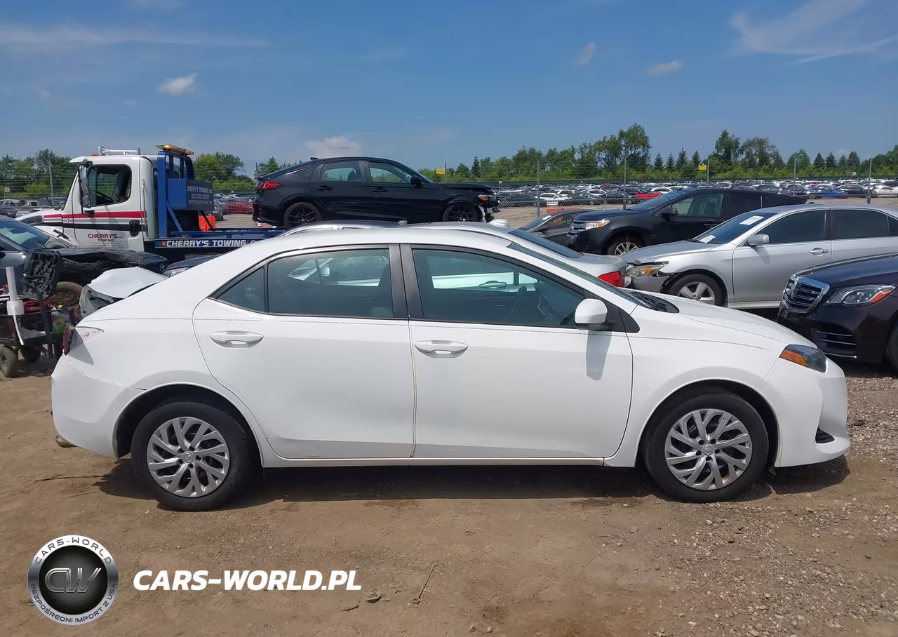 2019 Toyota Corolla Le VIN:2T1BURHEXKC225102 - 12