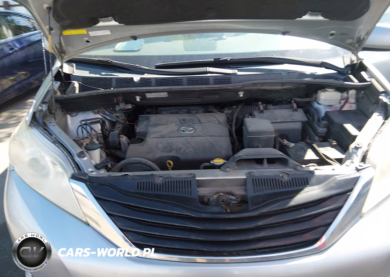 2011 Toyota Sienna Le VIN:5TDJK3DC0BS012721 - 10