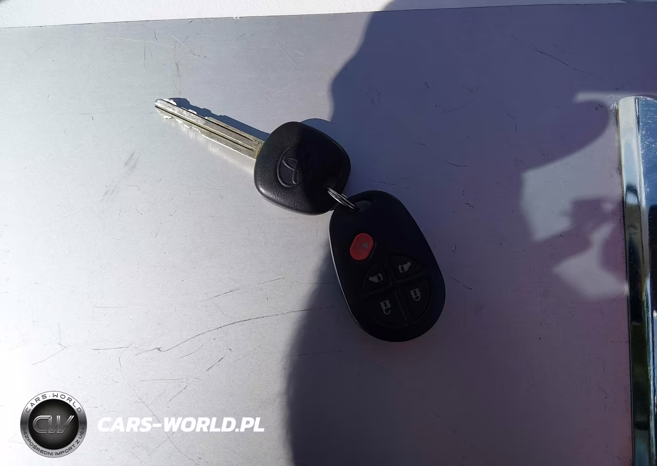 2011 Toyota Sienna Le VIN:5TDJK3DC0BS012721 - 11