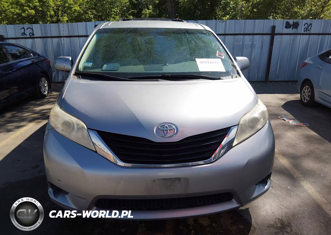 2011 Toyota Sienna Le VIN:5TDJK3DC0BS012721 - 12