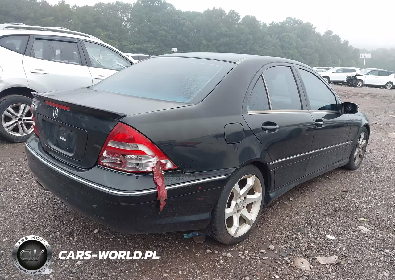 2007 Mercedes-Benz C 230 Sport VIN:WDBRF52HX7F897792 - 4