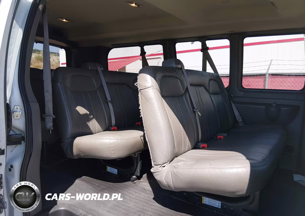 2018 Chevrolet Express 2500 Ls VIN:1GAWGEFG2J1300425 - 8
