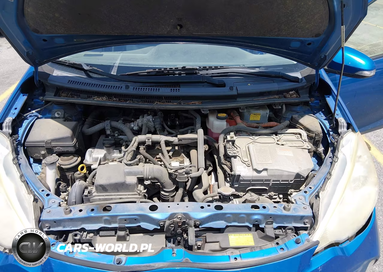 2014 Toyota Prius C Two VIN:JTDKDTB34E1083844 - 10