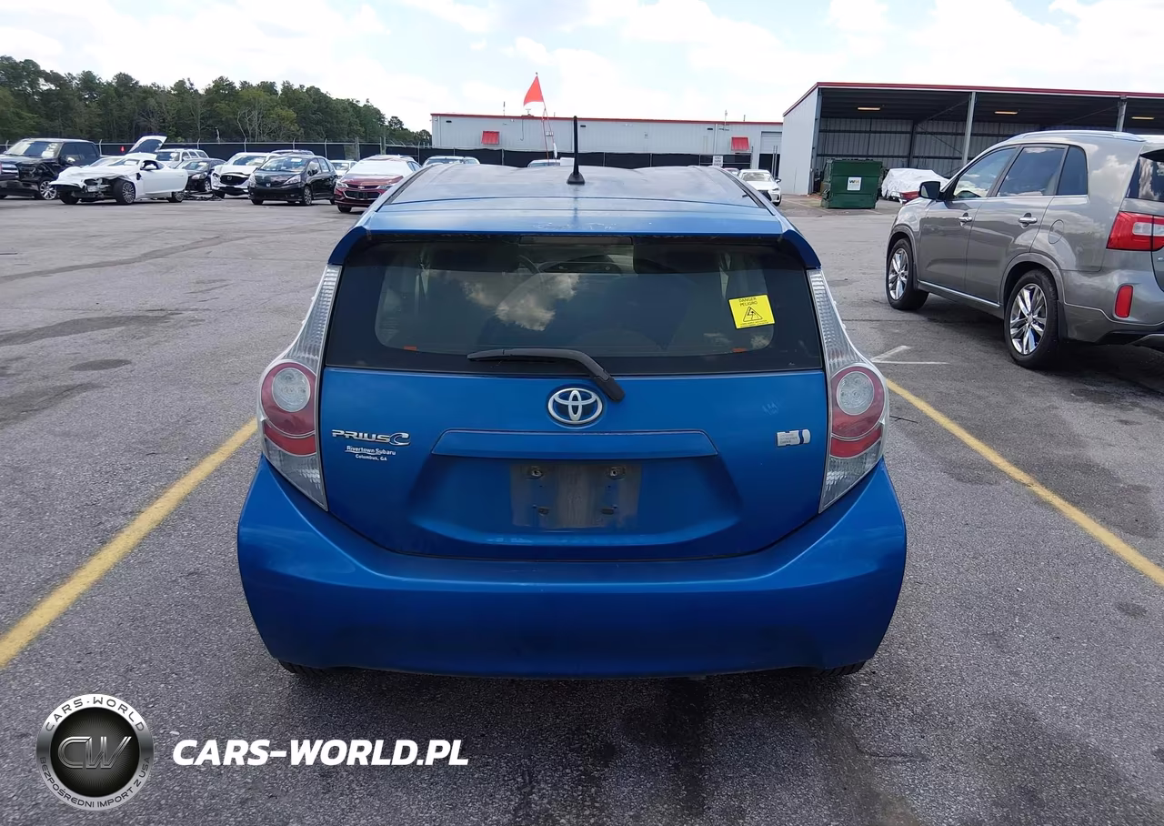 2014 Toyota Prius C Two VIN:JTDKDTB34E1083844 - 16