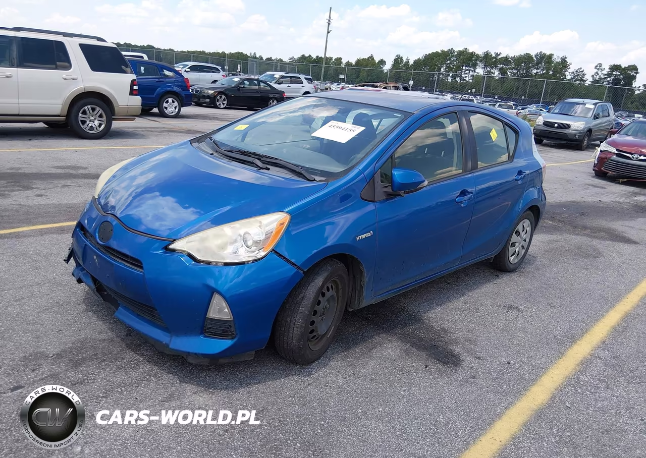 2014 Toyota Prius C Two VIN:JTDKDTB34E1083844 - 2