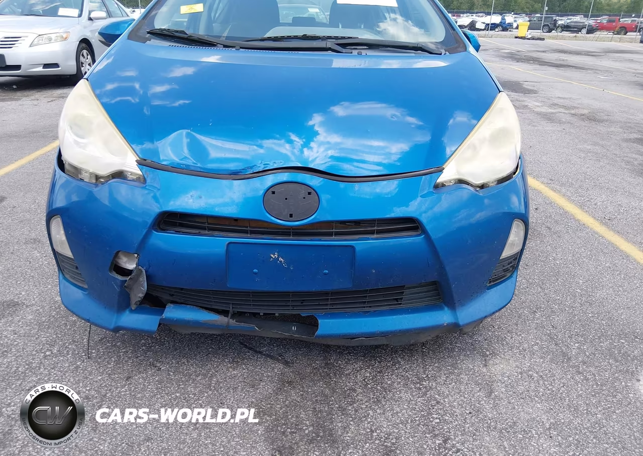 2014 Toyota Prius C Two VIN:JTDKDTB34E1083844 - 6