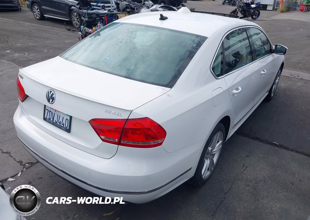 2014 Volkswagen Passat 3.6L V6 Sel Premium VIN:1VWCM7A31EC065025 - 4