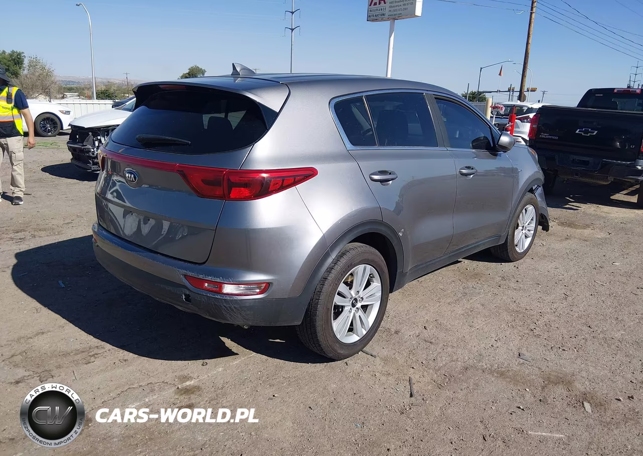 2017 Kia Sportage Lx VIN:KNDPMCACXH7275746 - 4