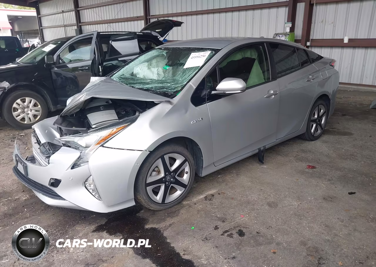 2018 Toyota Prius Three Touring VIN:JTDKARFU7J3065819 - 2
