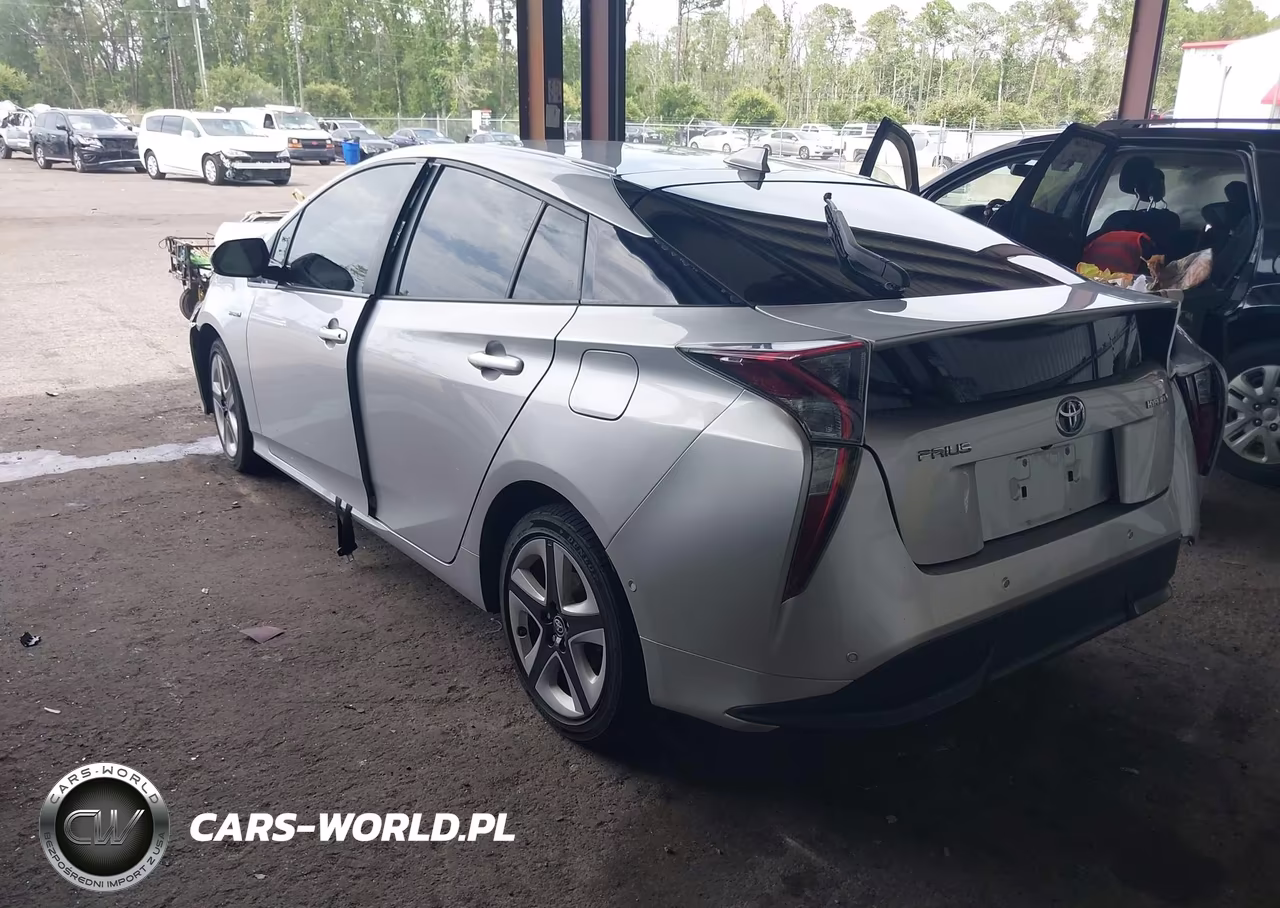 2018 Toyota Prius Three Touring VIN:JTDKARFU7J3065819 - 3