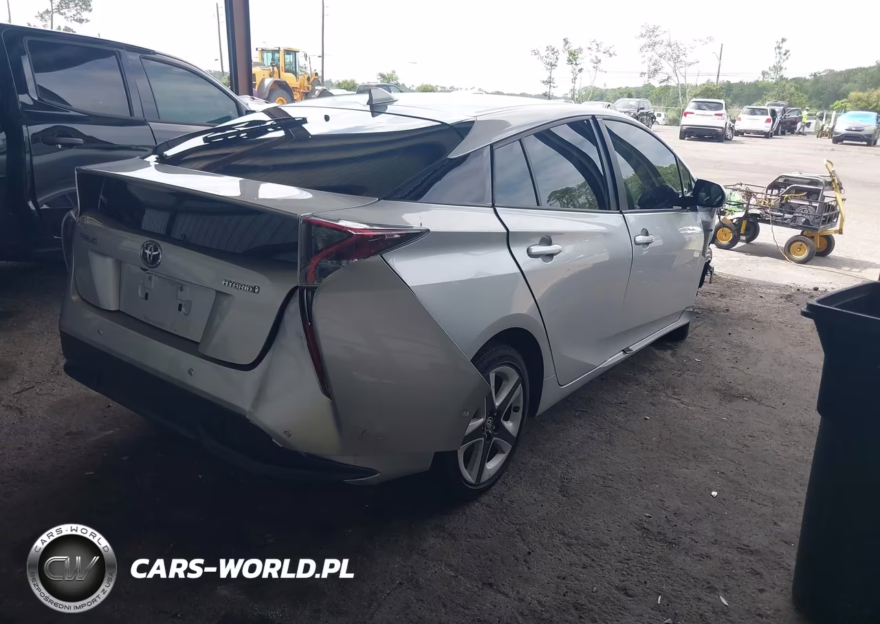 2018 Toyota Prius Three Touring VIN:JTDKARFU7J3065819 - 4