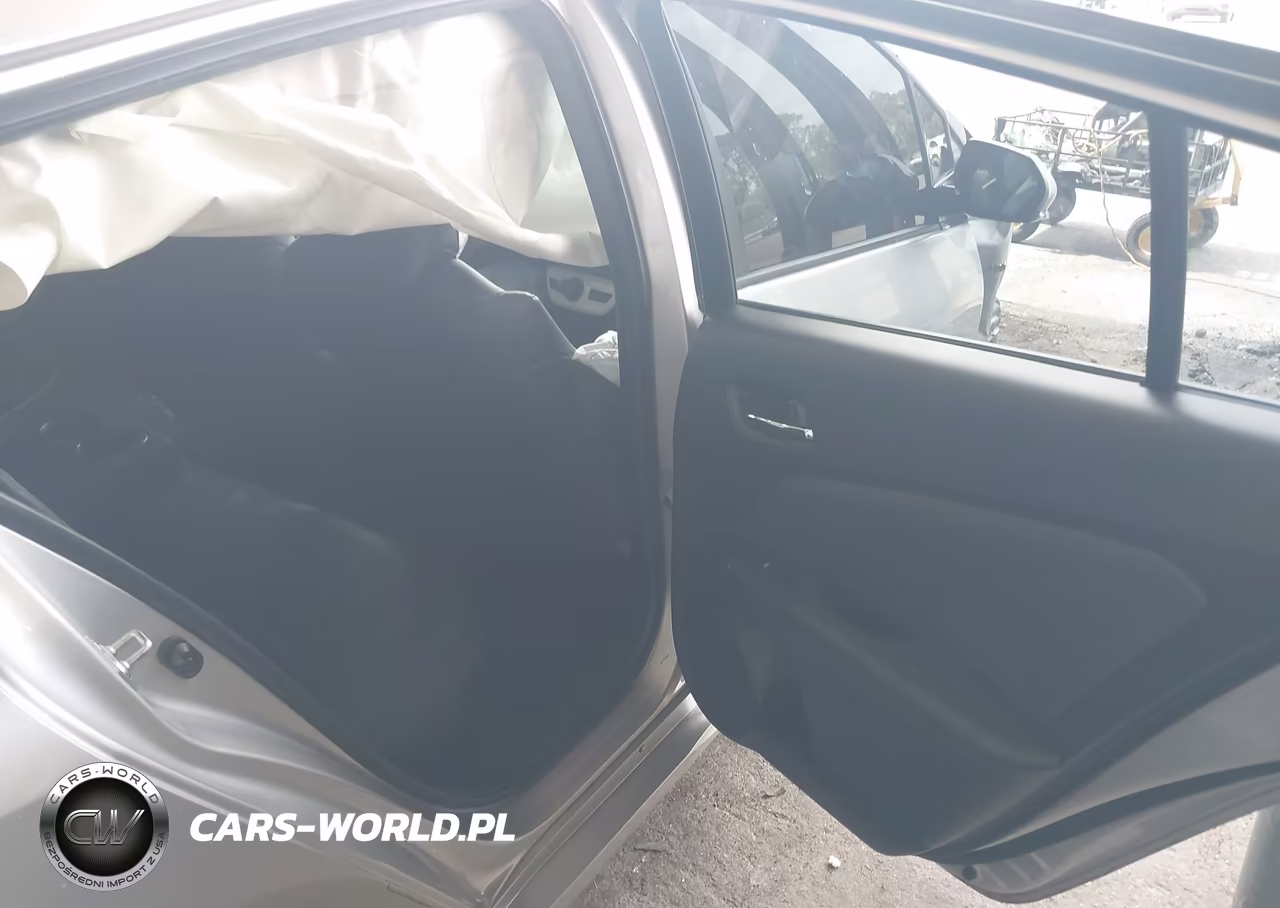 2018 Toyota Prius Three Touring VIN:JTDKARFU7J3065819 - 8