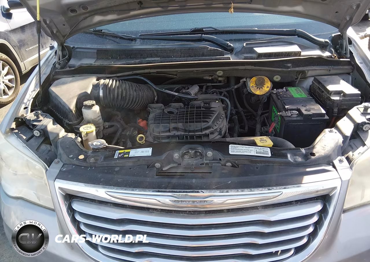 2014 Chrysler Town & Country Touring VIN:2C4RC1BGXER231208 - 10
