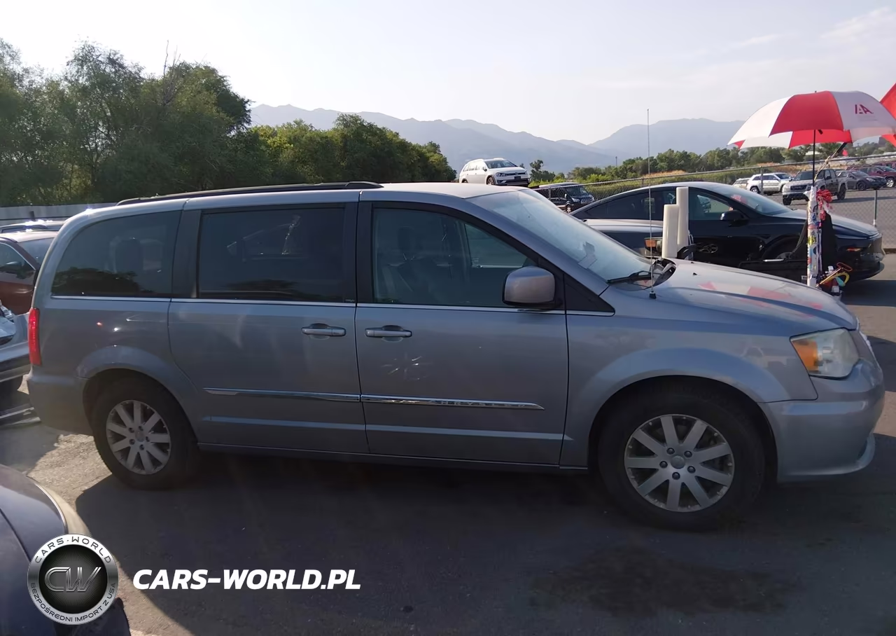 2014 Chrysler Town & Country Touring VIN:2C4RC1BGXER231208 - 13