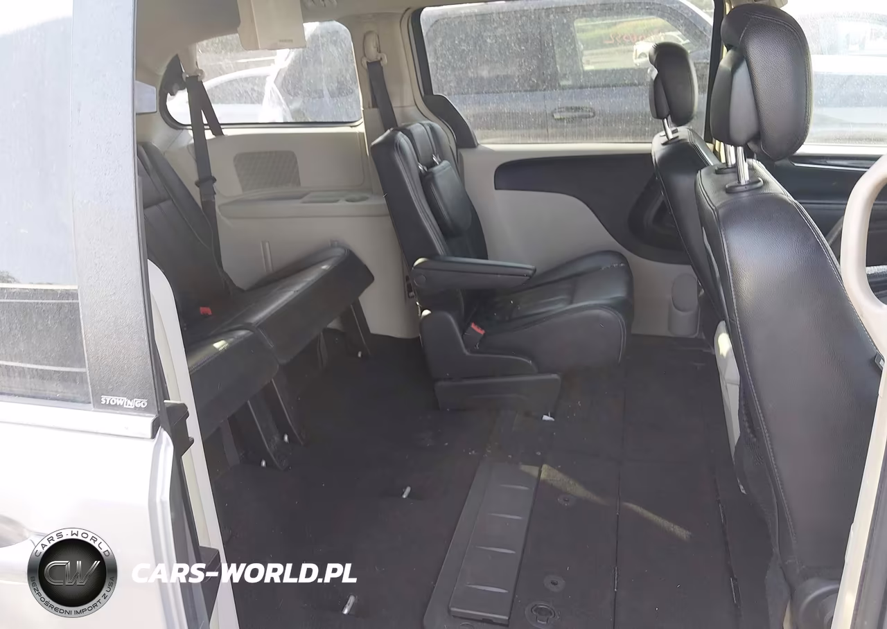 2014 Chrysler Town & Country Touring VIN:2C4RC1BGXER231208 - 8