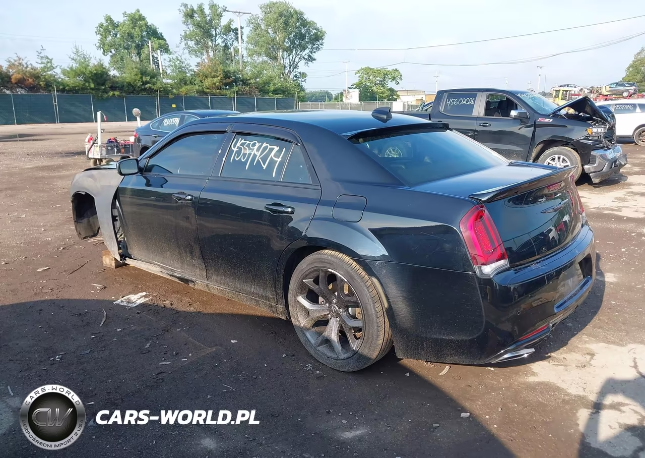 2021 Chrysler 300 300S VIN:2C3CCABG4MH545404 - 3