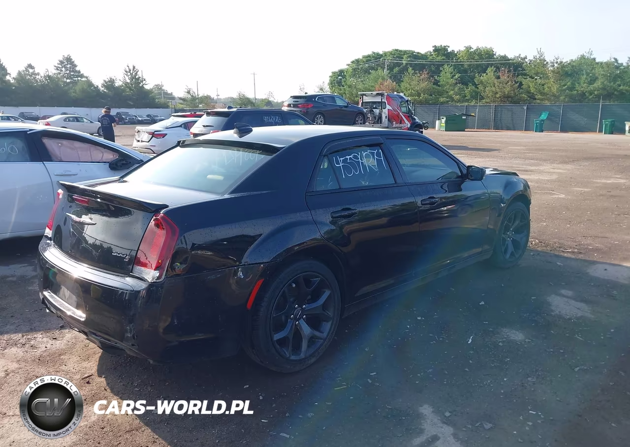 2021 Chrysler 300 300S VIN:2C3CCABG4MH545404 - 4