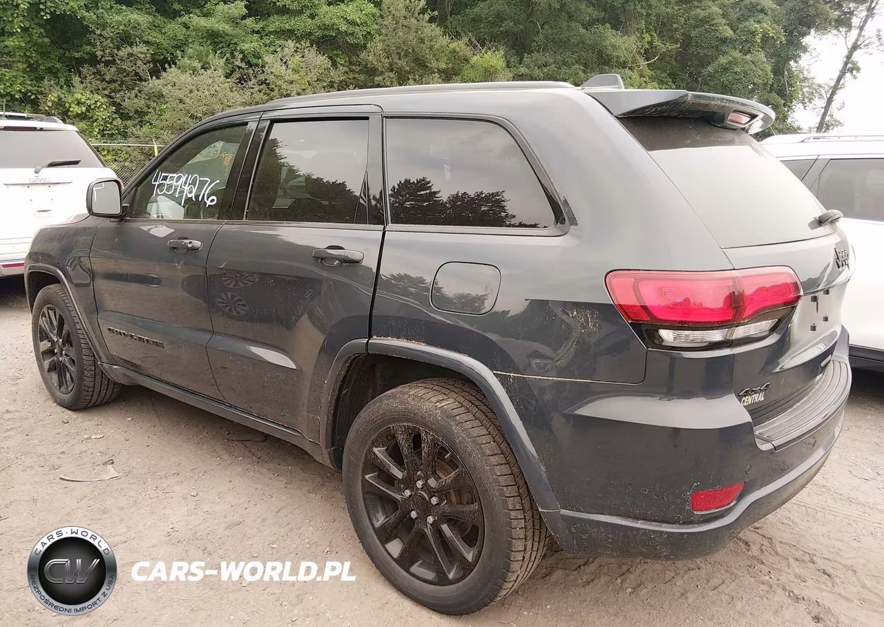 2018 Jeep Grand Cherokee Altitude 4X4 VIN:1C4RJFAG6JC263368 - 3