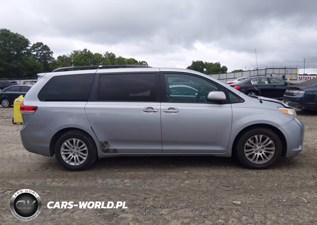 2011 Toyota Sienna Xle V6 VIN:5TDYK3DC6BS068077 - 13