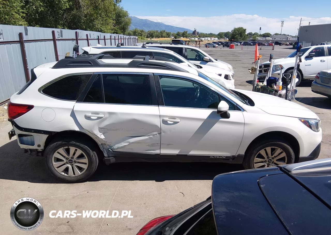 2018 Subaru Outback 2.5I Premium VIN:4S4BSACC0J3218479 - 13