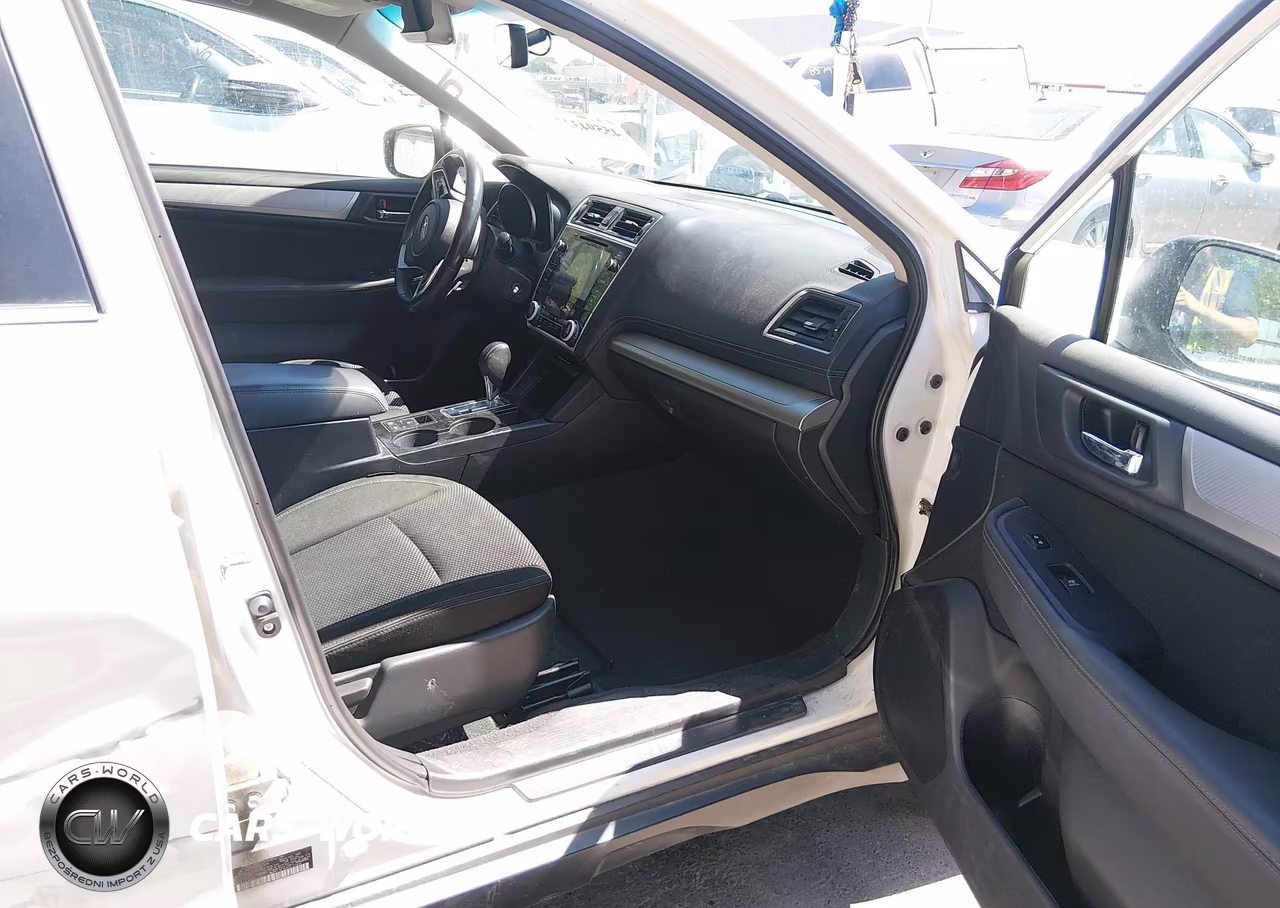 2018 Subaru Outback 2.5I Premium VIN:4S4BSACC0J3218479 - 5
