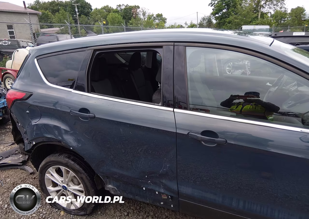 2019 Ford Escape Se VIN:1FMCU9GD9KUA69436 - 6