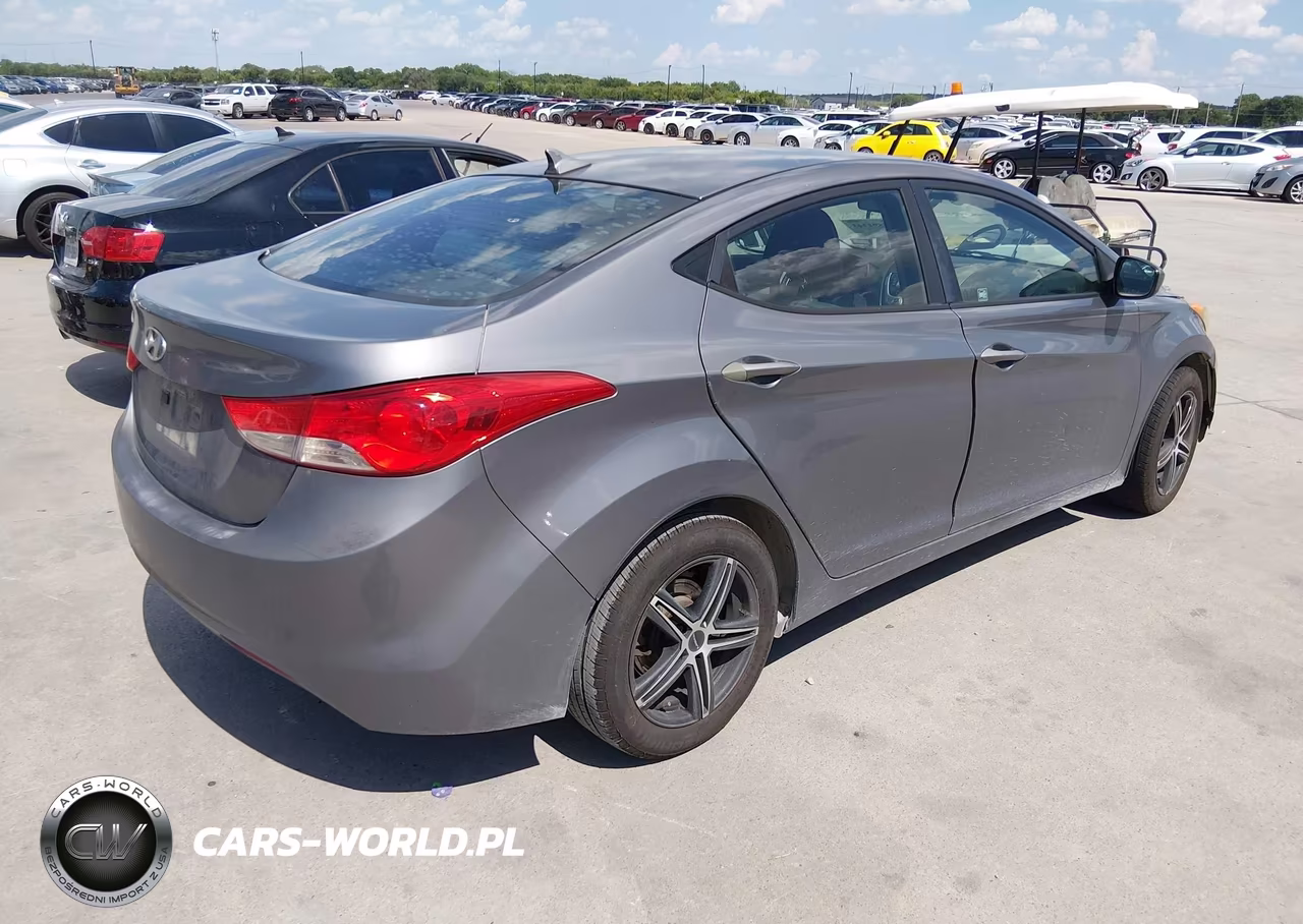 2011 Hyundai Elantra Gls VIN:5NPDH4AE8BH036469 - 4