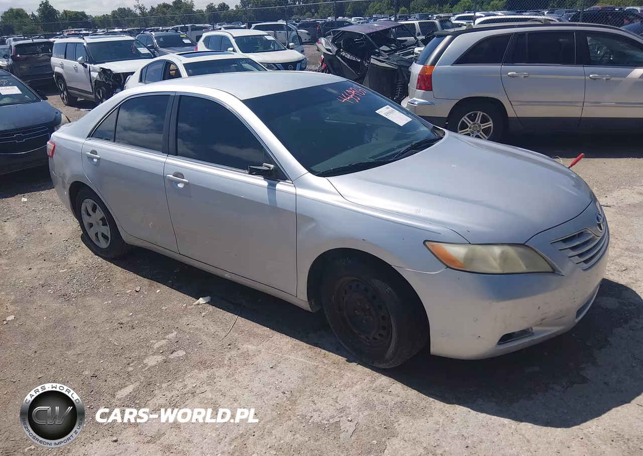 2009 Toyota Camry Le – zdjęcie 1 z 15