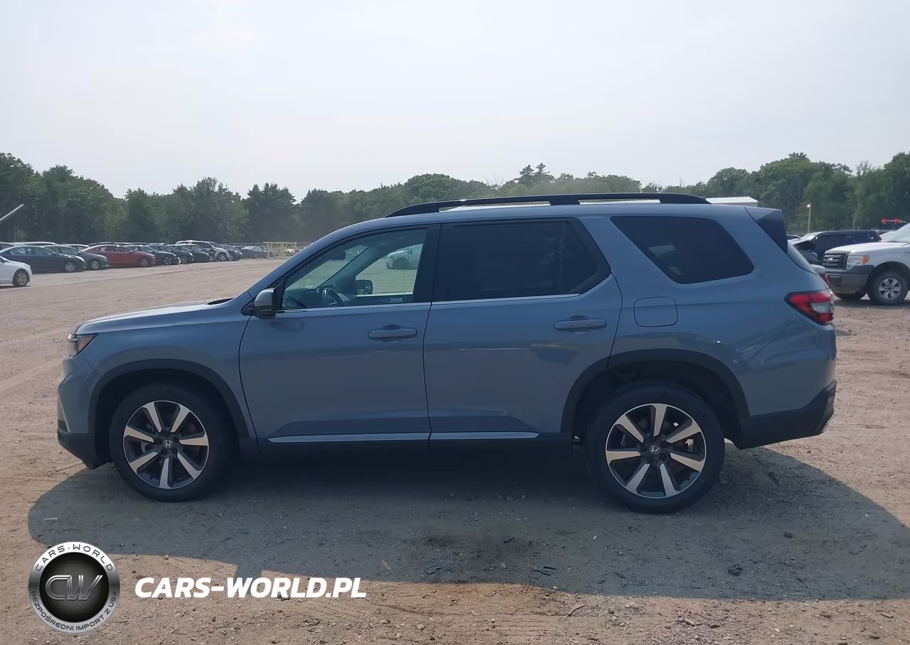 2025 Honda Pilot Touring VIN:5FNYG1H74SB011691 - 15