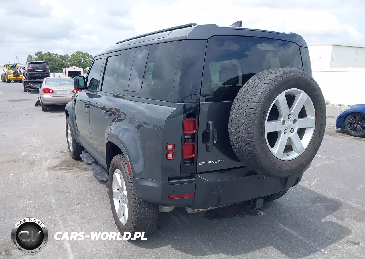 2025 Land Rover Defender 110 P300 VIN:SALEJ7EX9S2364242 - 3