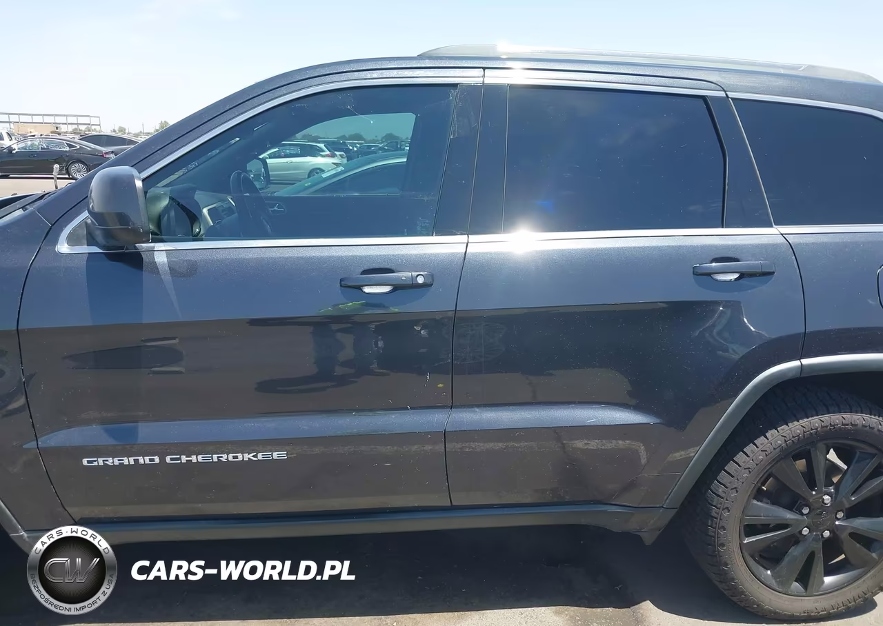 2015 Jeep Grand Cherokee Laredo VIN:1C4RJEAG3FC951930 - 15