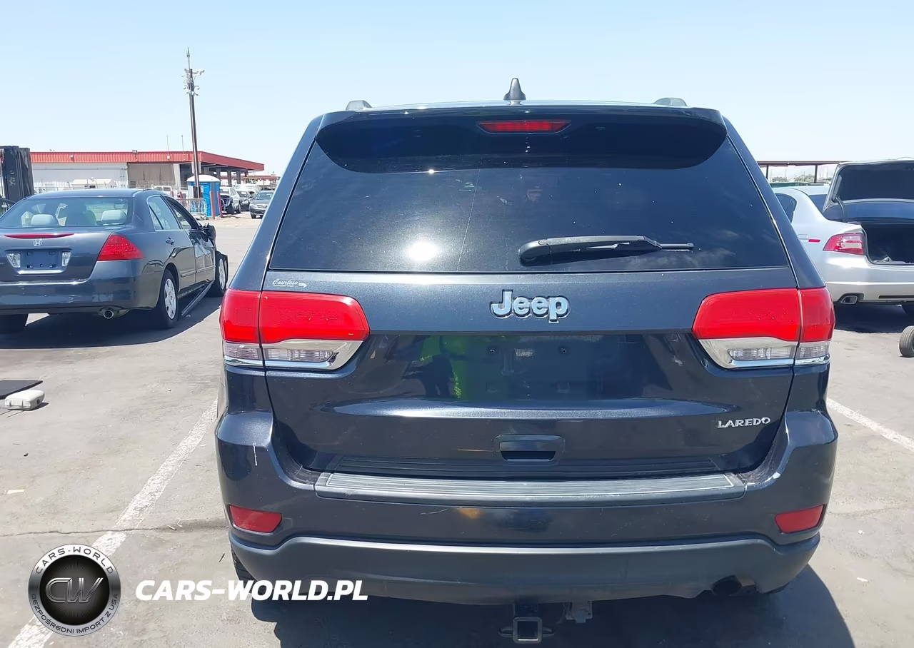 2015 Jeep Grand Cherokee Laredo VIN:1C4RJEAG3FC951930 - 17