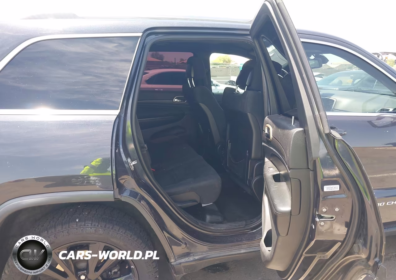 2015 Jeep Grand Cherokee Laredo VIN:1C4RJEAG3FC951930 - 8