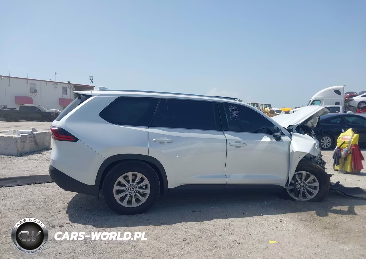 2026 Toyota Grand Highlander Xle VIN:5TDAAAB53TS115693 - 13