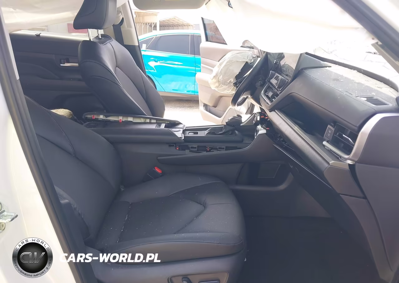 2026 Toyota Grand Highlander Xle VIN:5TDAAAB53TS115693 - 5