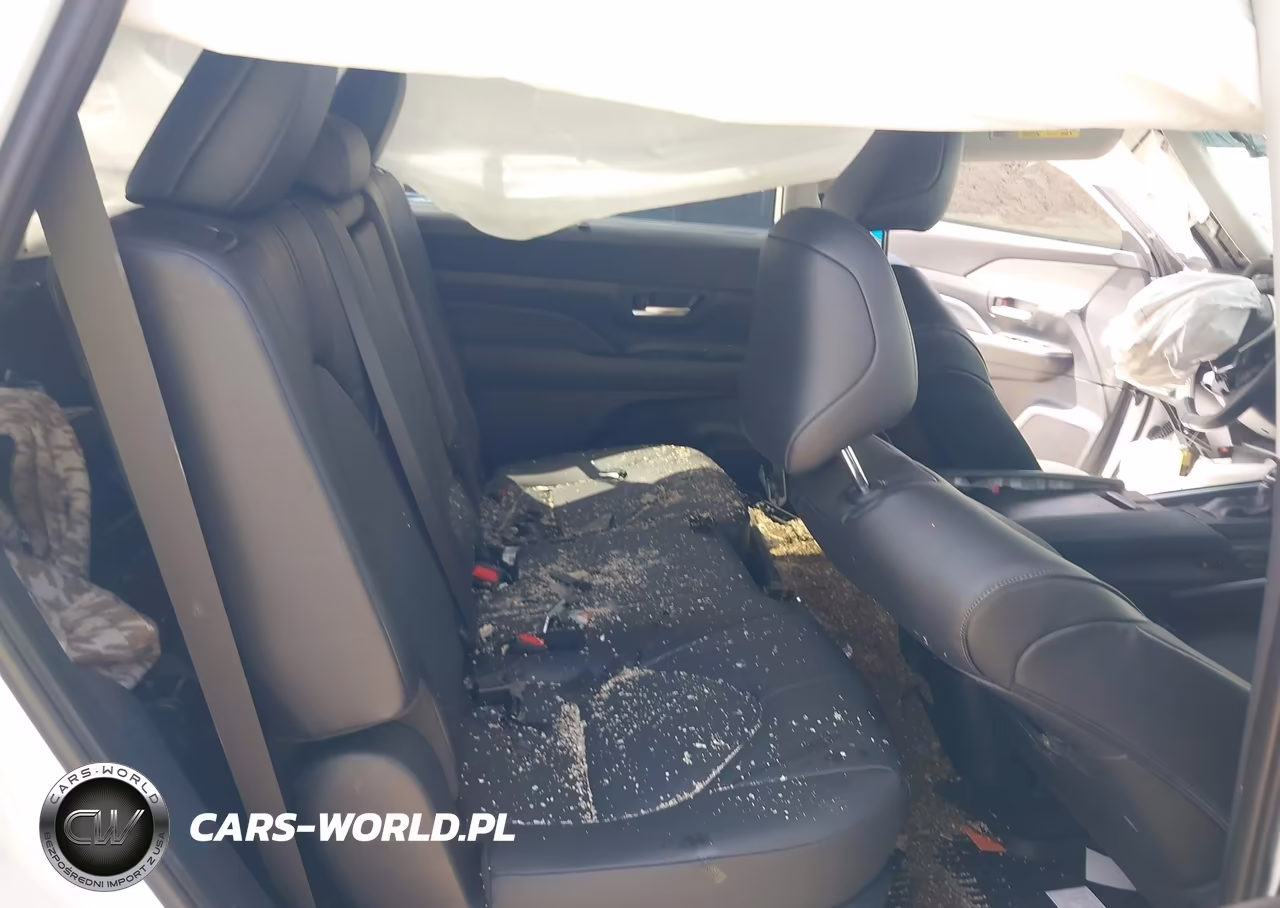 2026 Toyota Grand Highlander Xle VIN:5TDAAAB53TS115693 - 8