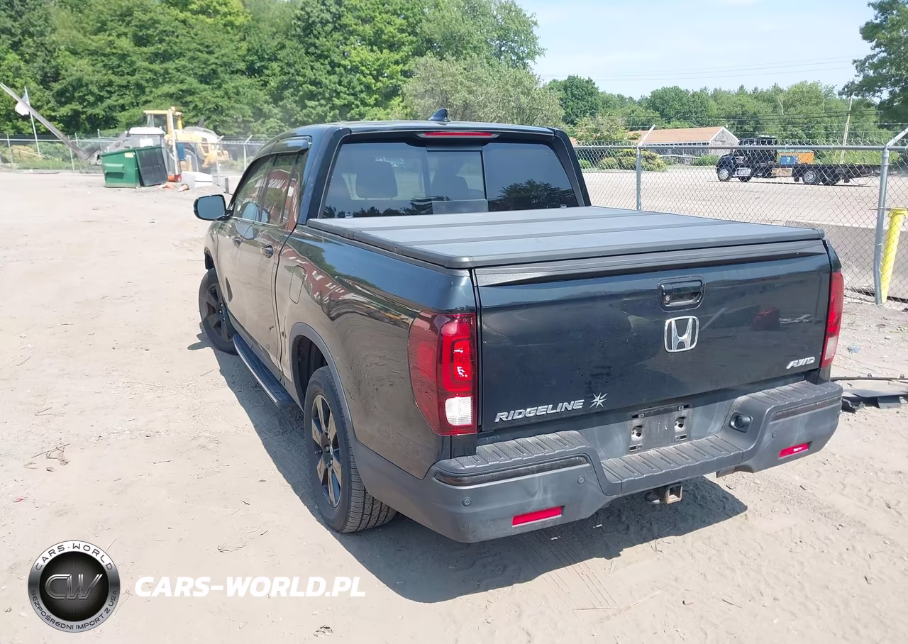 2017 Honda Ridgeline Black Edition VIN:5FPYK3F85HB009003 - 3