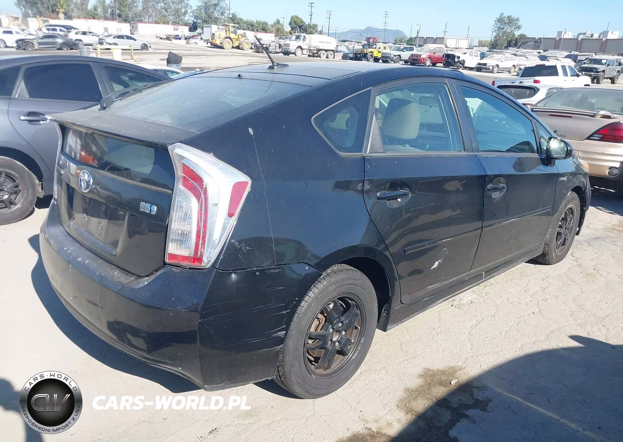 2012 Toyota Prius Three VIN:JTDKN3DU7C1514225 - 4