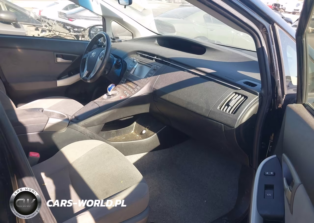 2012 Toyota Prius Three VIN:JTDKN3DU7C1514225 - 5