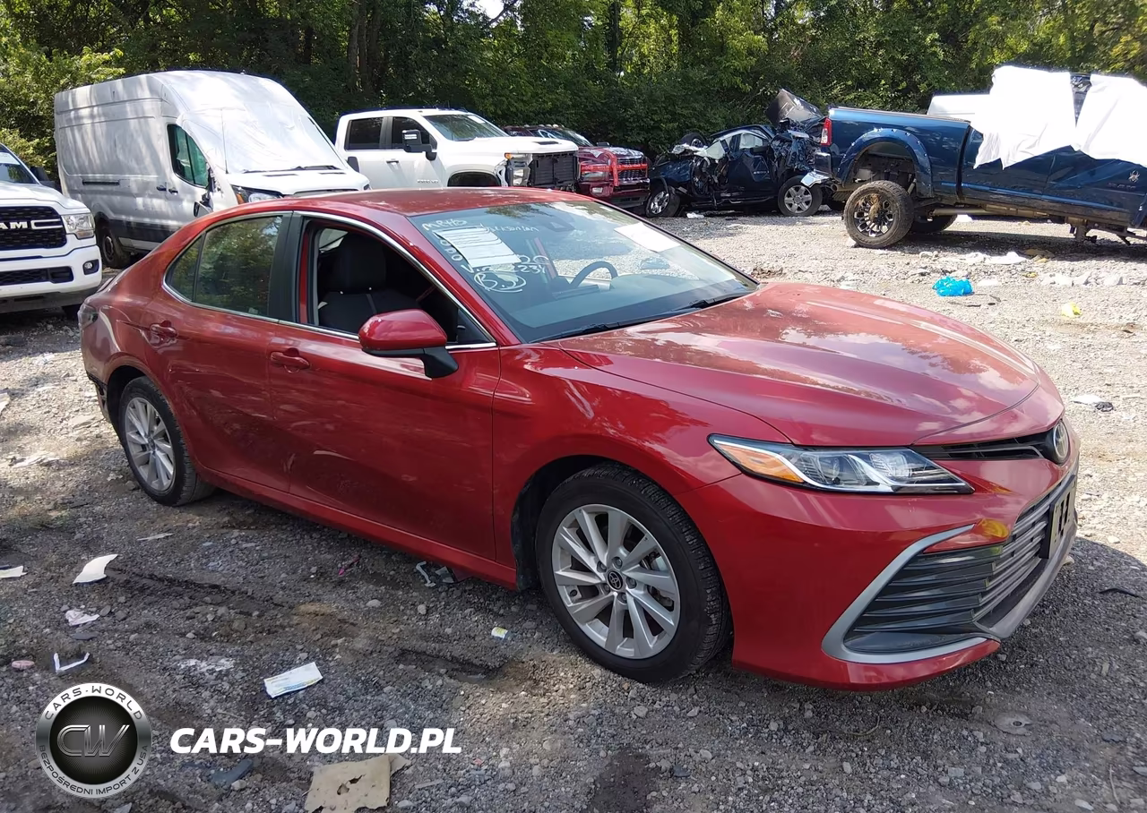 2024 Toyota Camry Le – zdjęcie 1 z 15