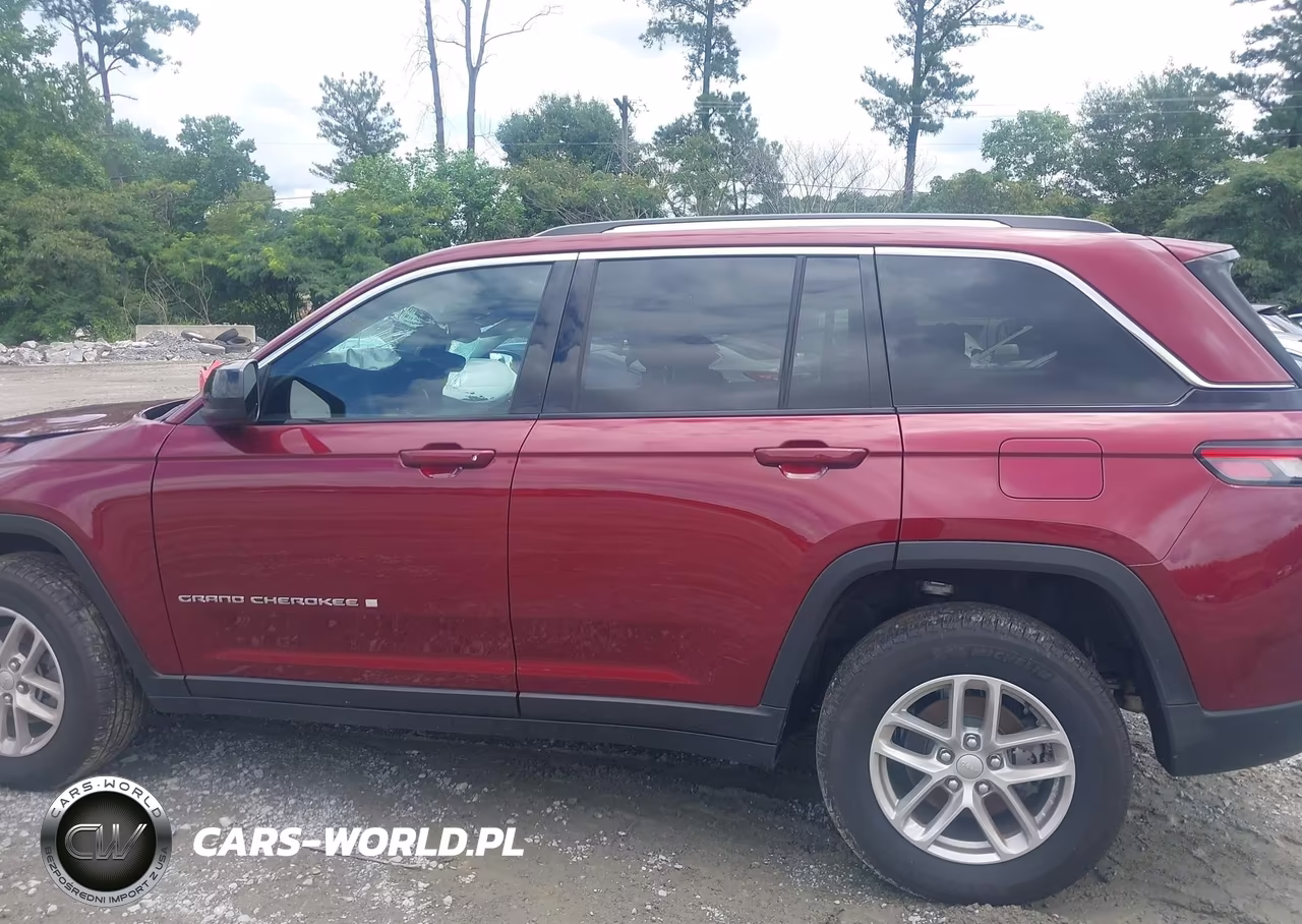 2023 Jeep Grand Cherokee Laredo 4X4 VIN:1C4RJHAG1P8910184 - 14