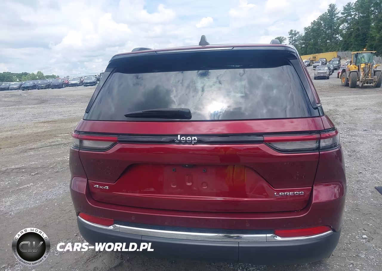 2023 Jeep Grand Cherokee Laredo 4X4 VIN:1C4RJHAG1P8910184 - 16