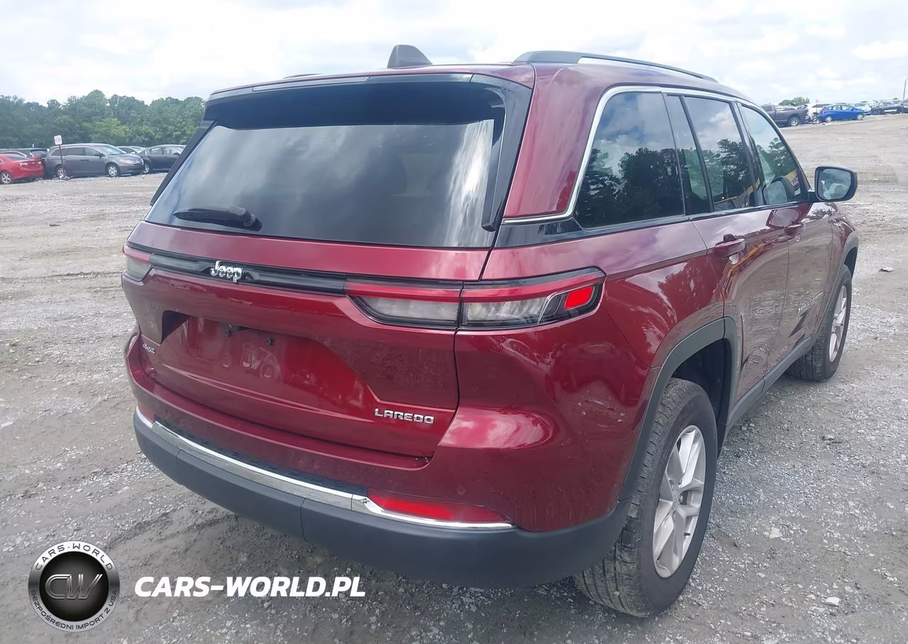 2023 Jeep Grand Cherokee Laredo 4X4 VIN:1C4RJHAG1P8910184 - 4