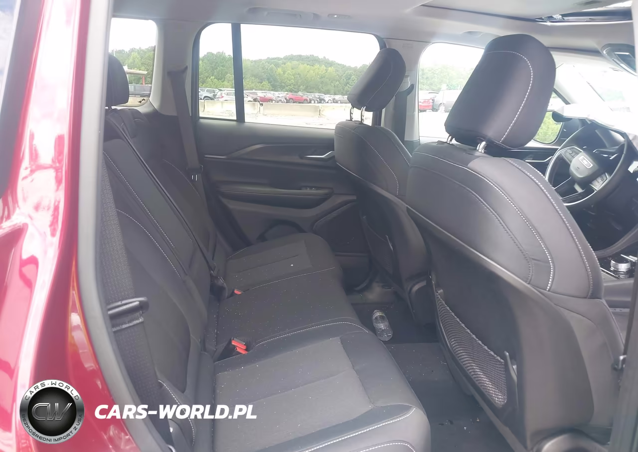 2023 Jeep Grand Cherokee Laredo 4X4 VIN:1C4RJHAG1P8910184 - 8